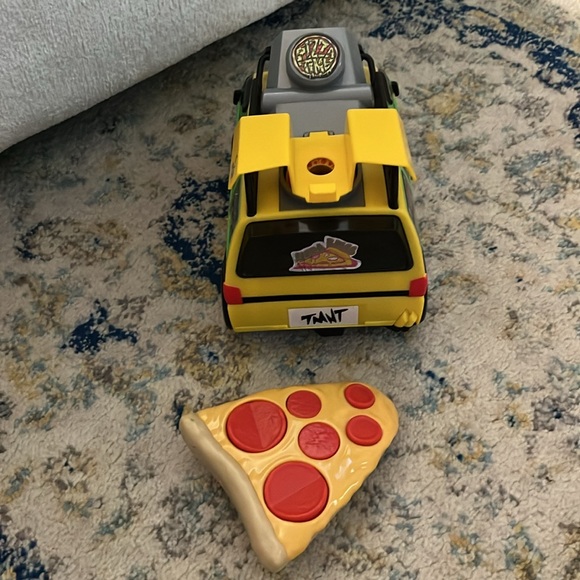 TMNT Remote Control Van - Picture 5 of 5